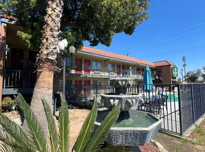 Motel: Fresno Inn